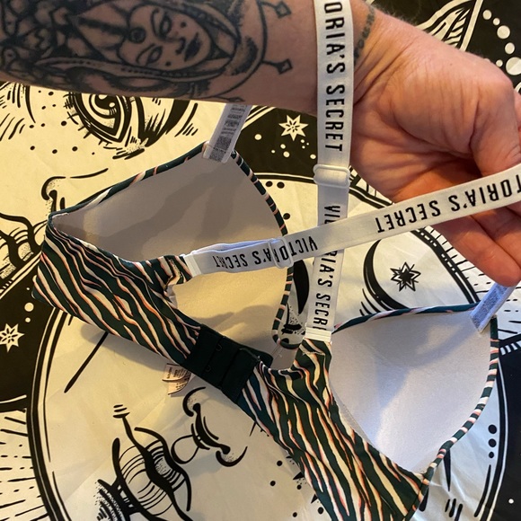 NWOT VICTORIA SECRET bra - Picture 11 of 13